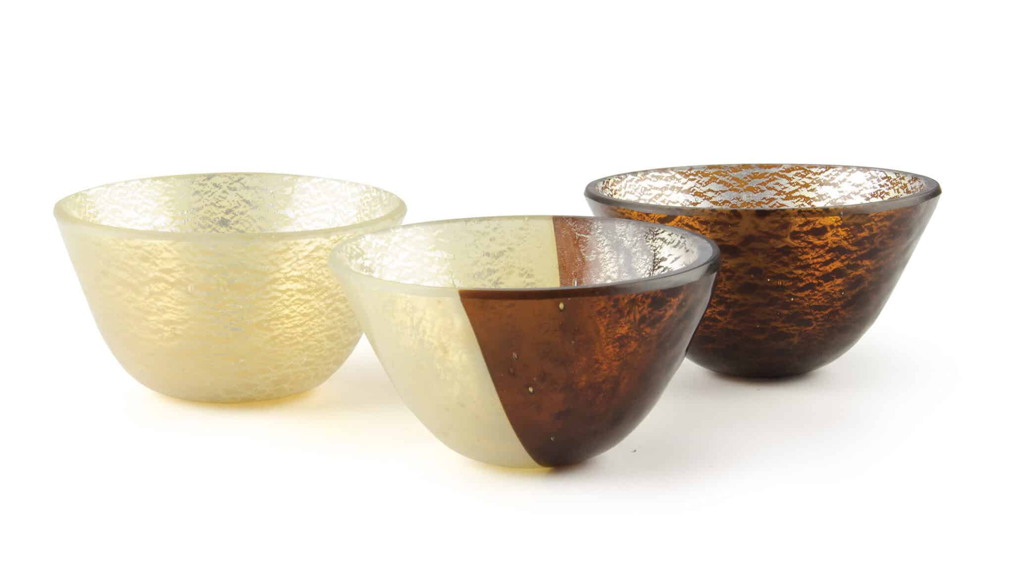 Bowls demonstrating silver to gold and silver to bronze effect with 001015 and 001016 sheet glass